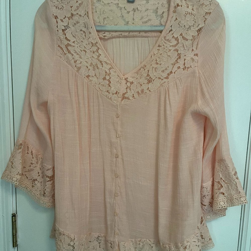 VALERIE STEVENS Beautiful Lace Top Medium NWOT